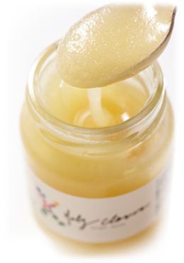 クリーム状のホーリークローバーの蜂蜜