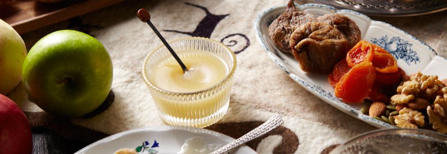 キルギスの蜂蜜と食材